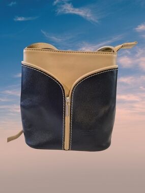 Vera Pelle Navy and Tan Italian Leather Zippered Crossbody Bag